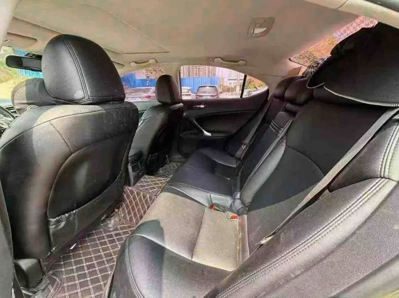 雷克萨斯IS 后面外观三