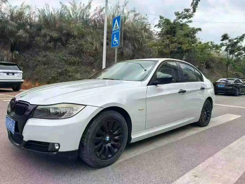 宝马3系 正面外观二