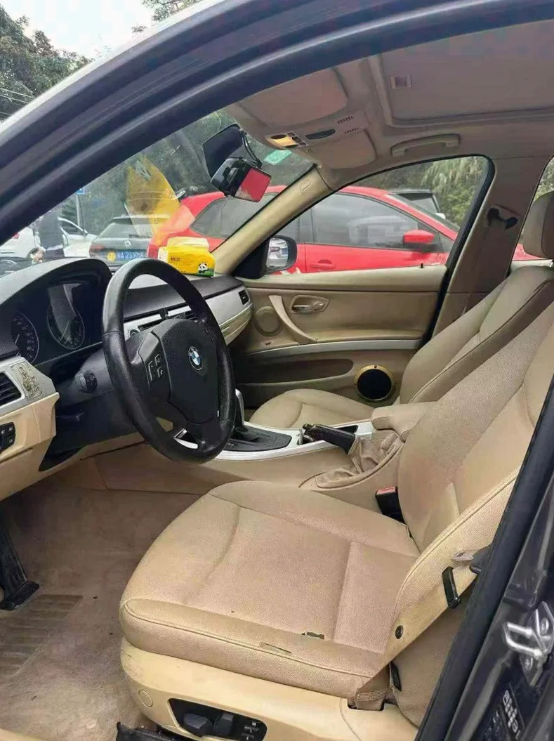 宝马3系 后面外观一