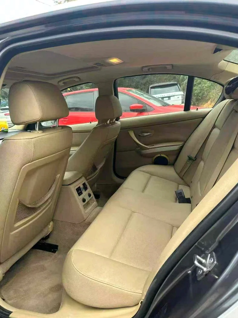 宝马3系 后面外观三