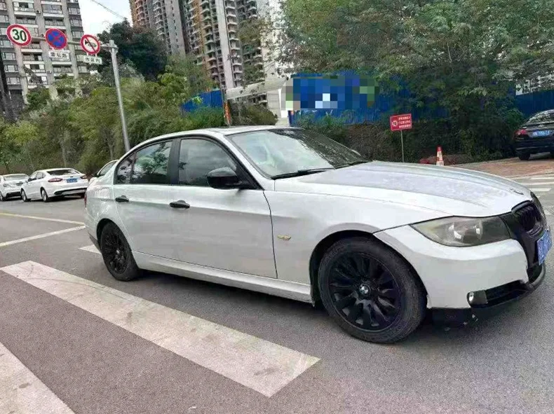 宝马3系 正面外观三