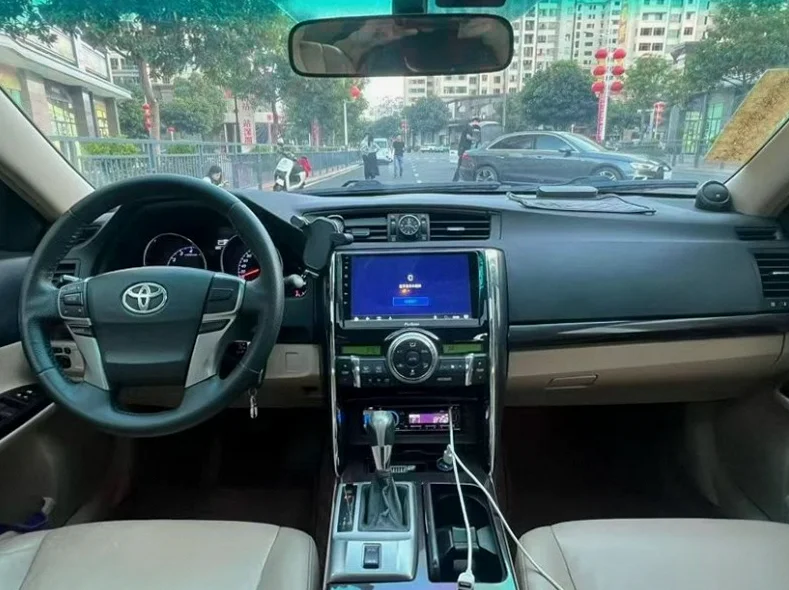 丰田锐志 正面外观三