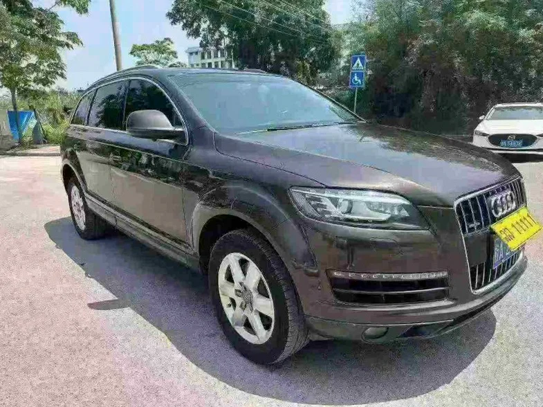 奥迪Q7 正面外观三