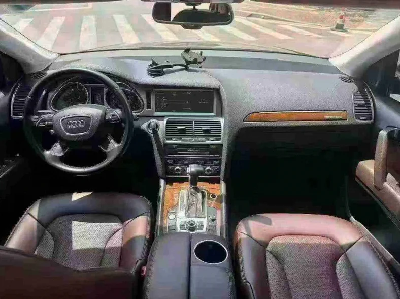 奥迪Q7 后面外观二