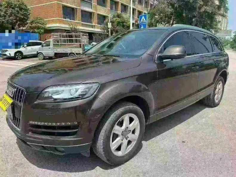 奥迪Q7 正面外观二