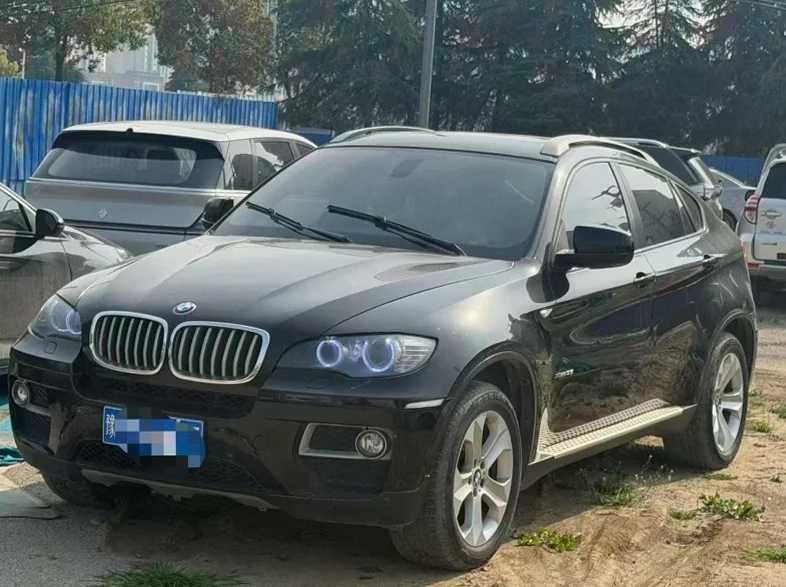 宝马X6 正面外观二