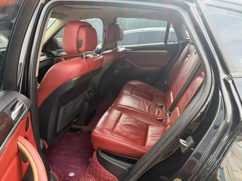 宝马X6 后面外观一