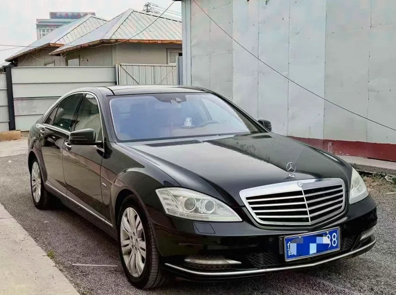 奔驰S 正面外观三