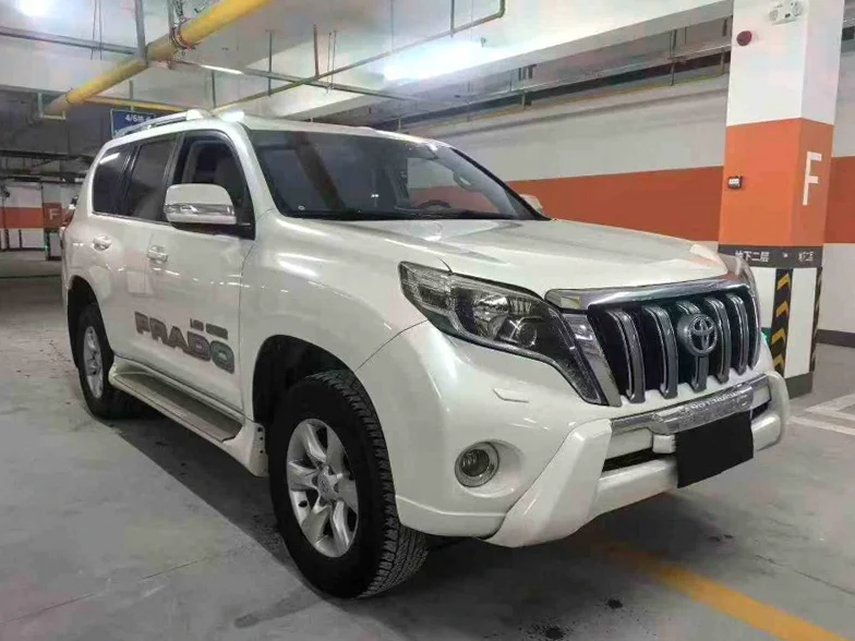 丰田普拉多 正面外观二