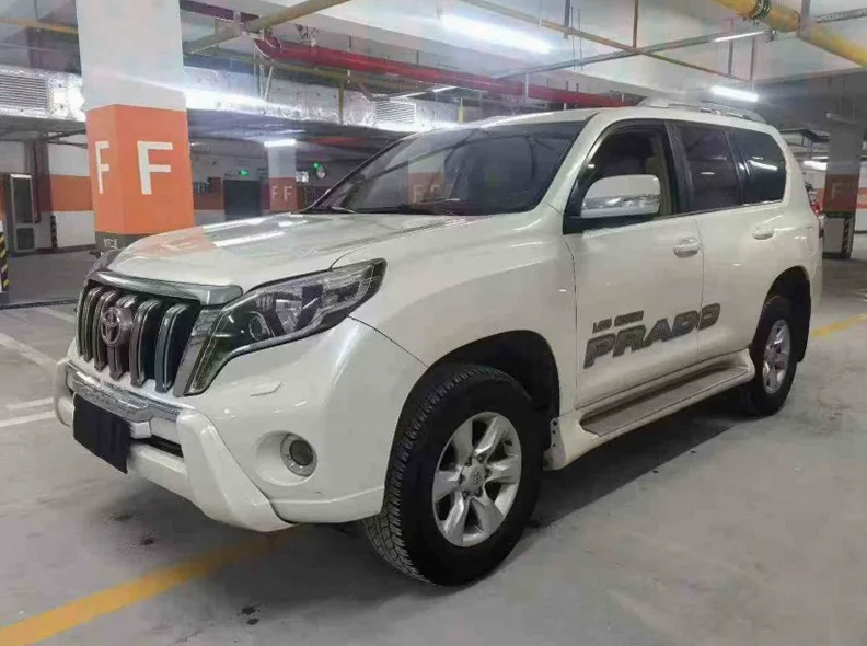 丰田普拉多 正面外观三