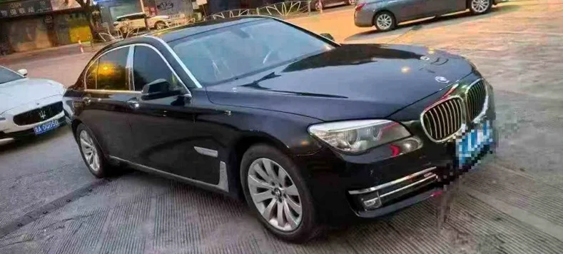 宝马7系 正面外观三