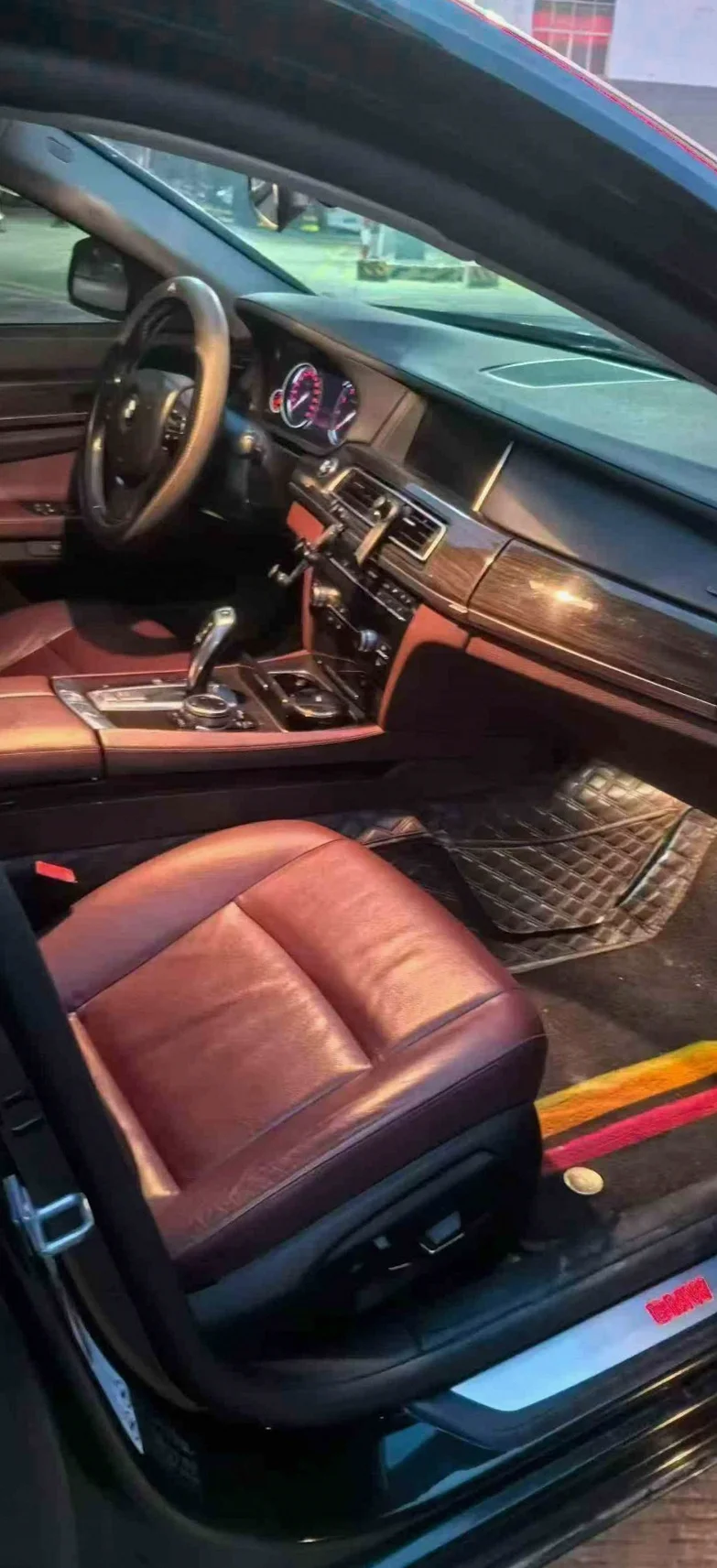 宝马7系 内饰前排