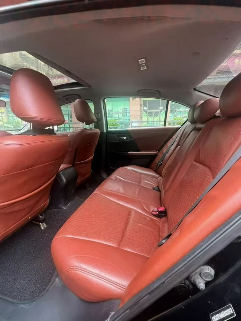 本田雅阁 后面外观三