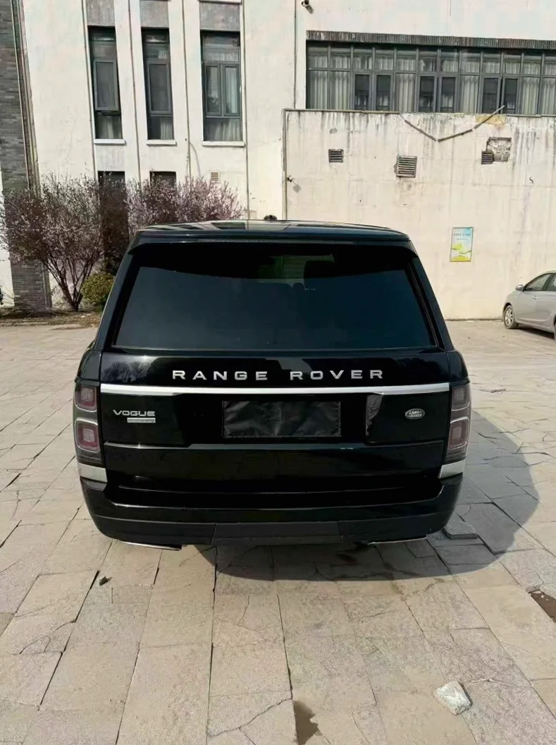 路虎揽胜行政 内饰后排