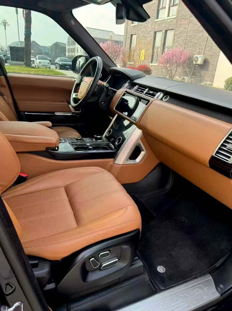 路虎揽胜行政 后面外观二