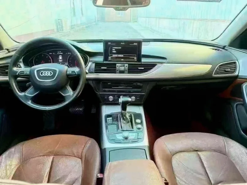 奥迪A6L 后面外观一