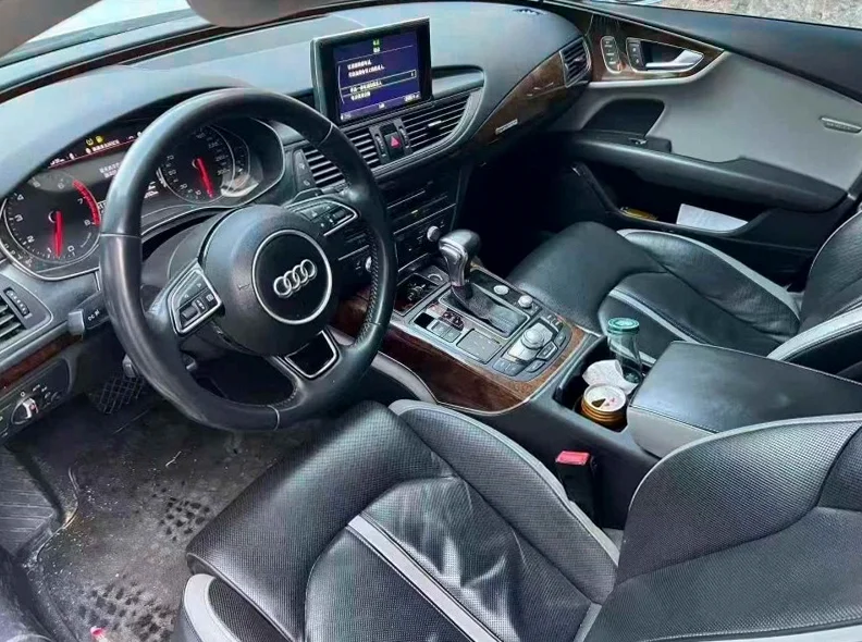 奥迪A7L 后面外观一