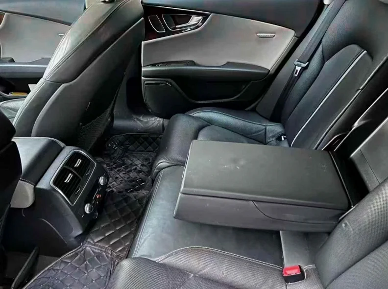 奥迪A7L 后面外观三