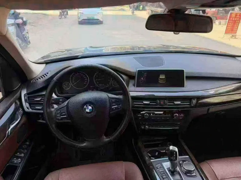 宝马X5 内饰后排