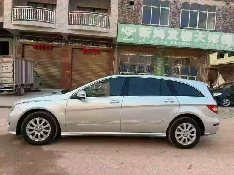 奔驰R 正面外观三