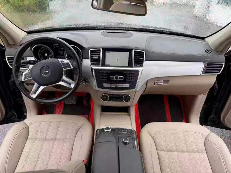 奔驰GLS 后面外观二