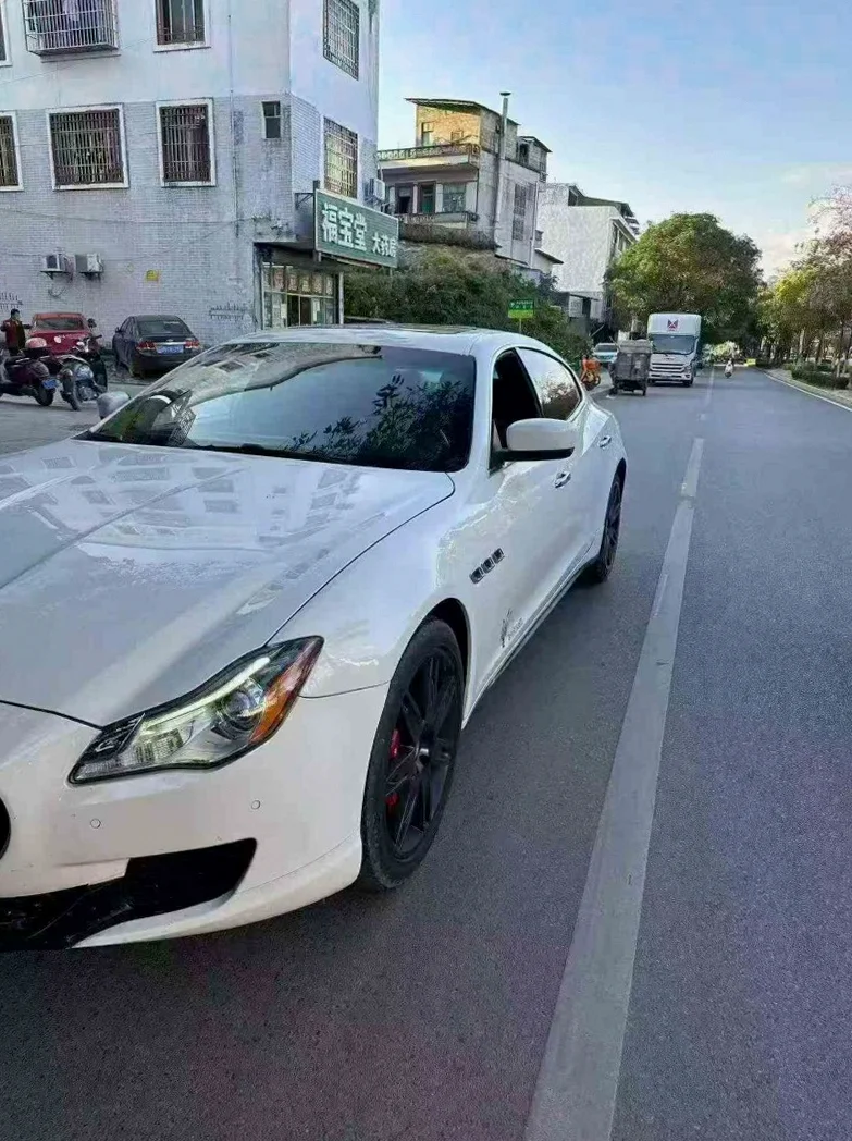 玛莎拉蒂总裁 正面外观三