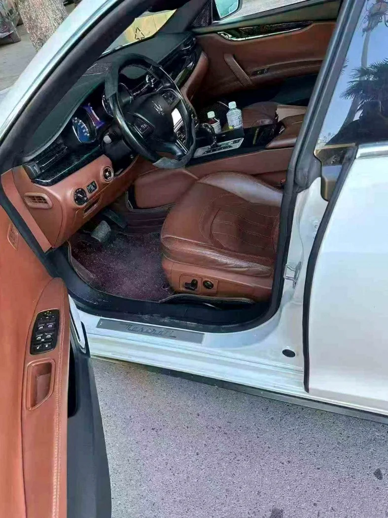 玛莎拉蒂总裁 后面外观一