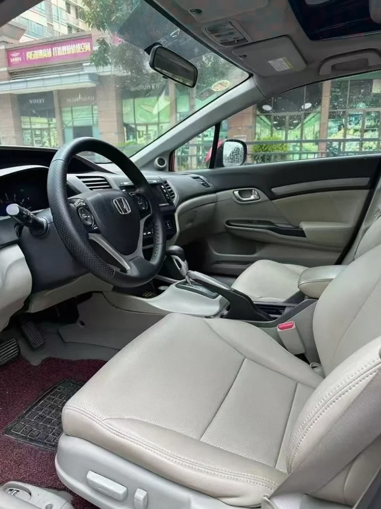 本田思域 内饰后排