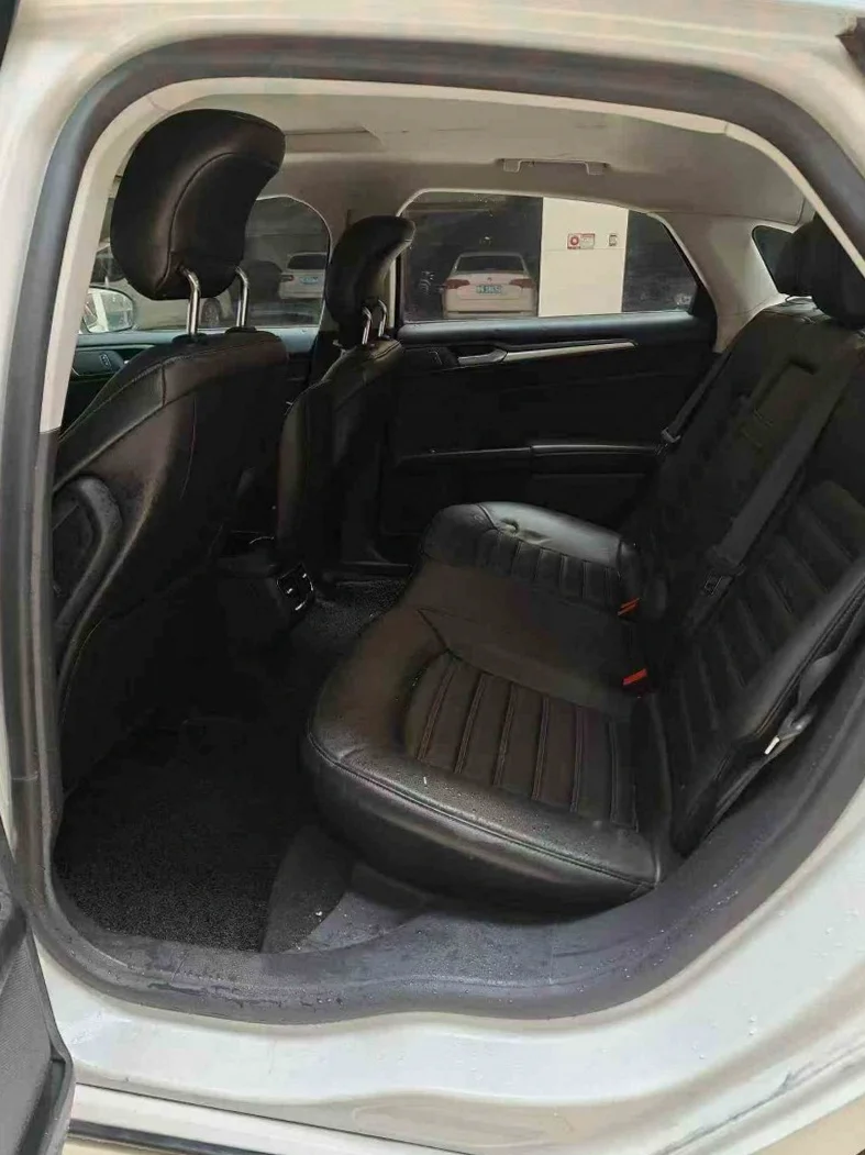 福特蒙迪欧 后面外观二