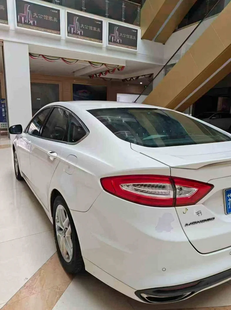 福特蒙迪欧 内饰后排