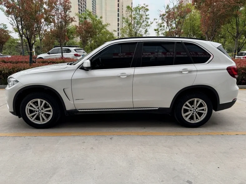 X1宝马 后面外观三