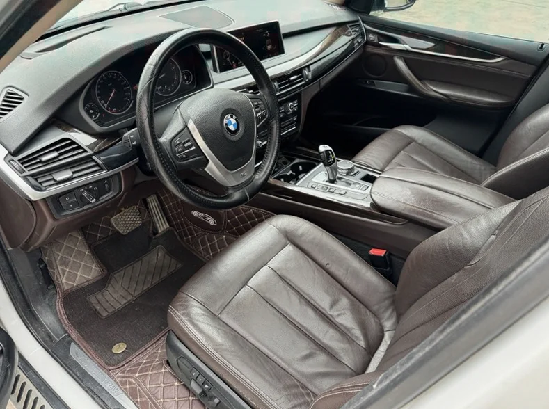 X1宝马 后面外观二