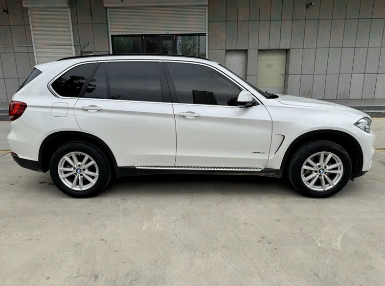 X1宝马 正面外观三