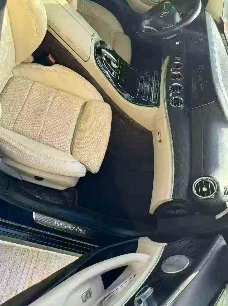 奔驰E 后面外观一