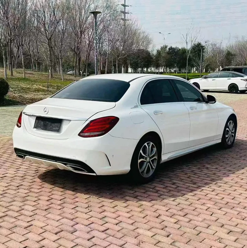 奔驰C 内饰后排