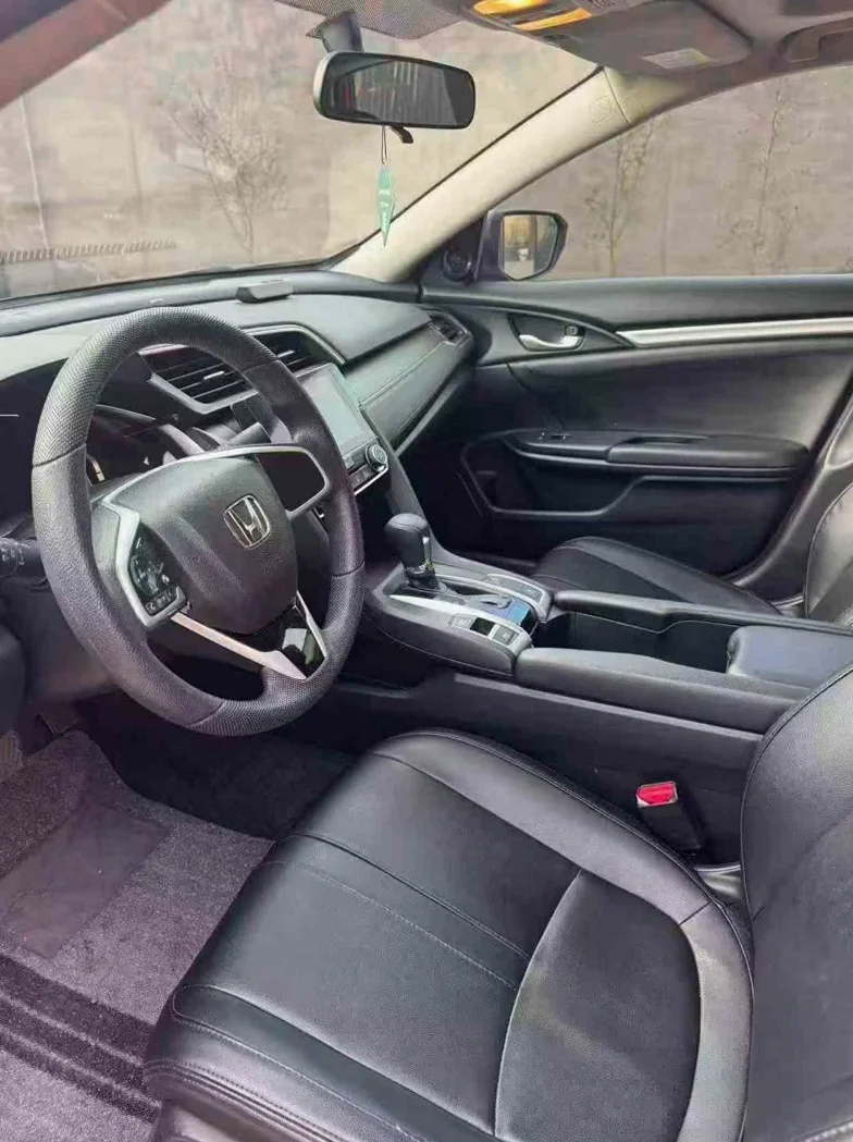 本田思域 后面外观三