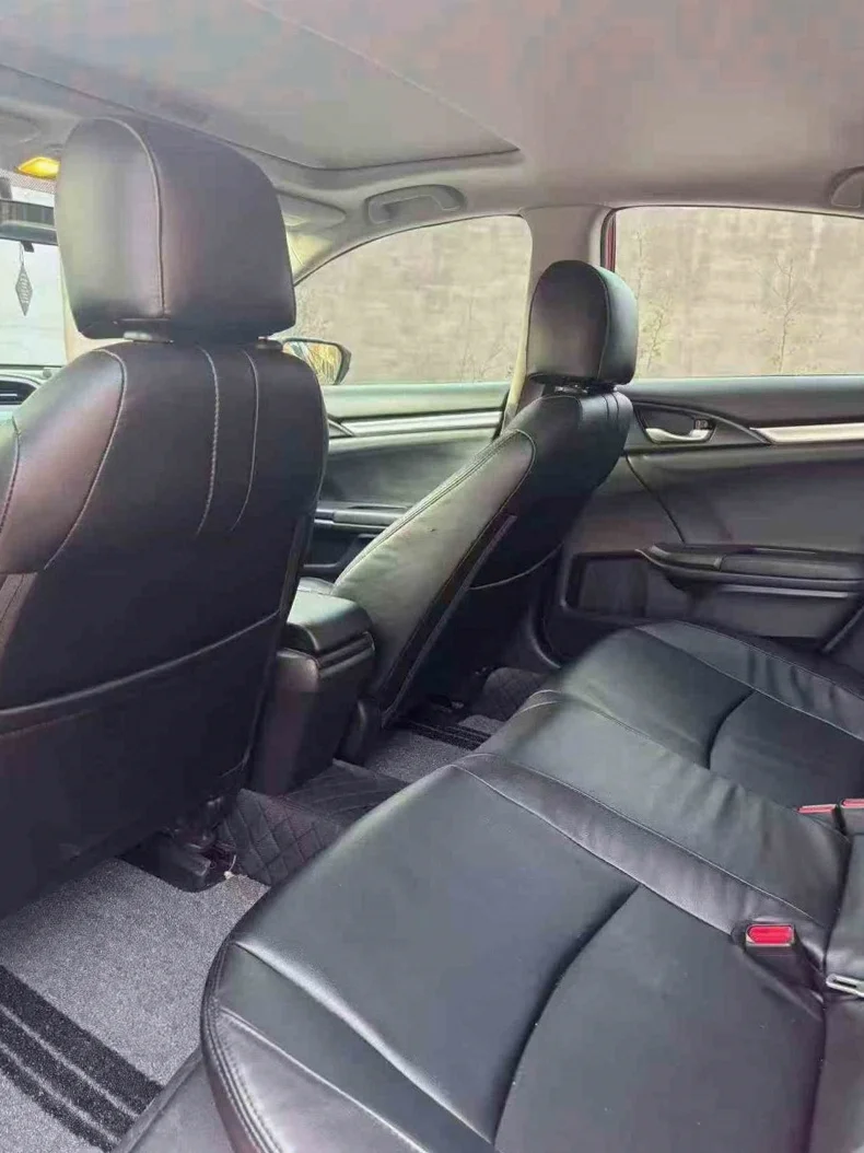 本田思域 后面外观二