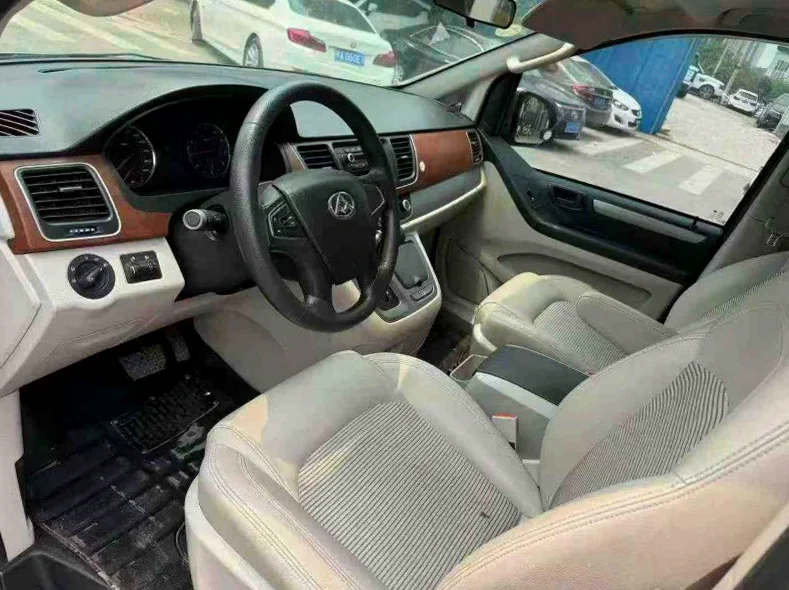 大通G10 后面外观一