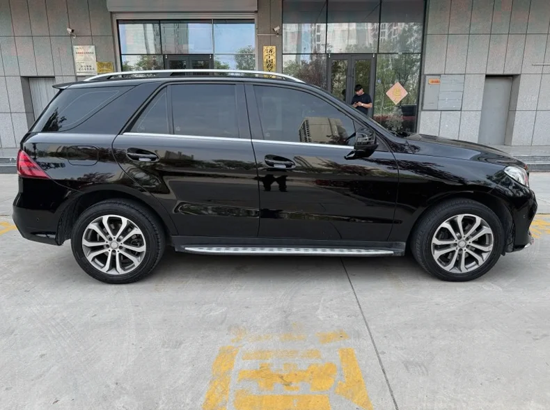 奔驰GLE 内饰前排