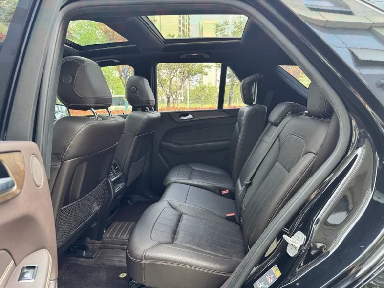 奔驰GLE 正面外观三