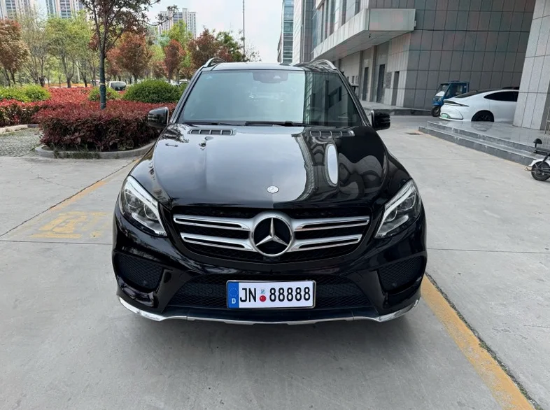 17年奔驰GLE320 3.0T四驱豪华型