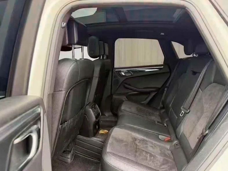 保时捷Macan 后面外观一