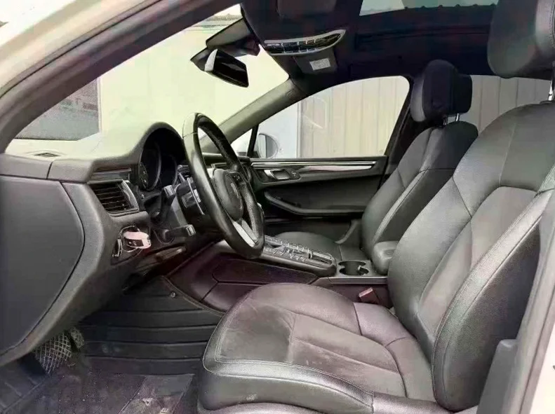 保时捷Macan 后面外观三