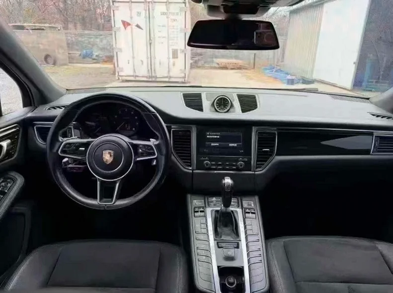 保时捷Macan 后面外观二