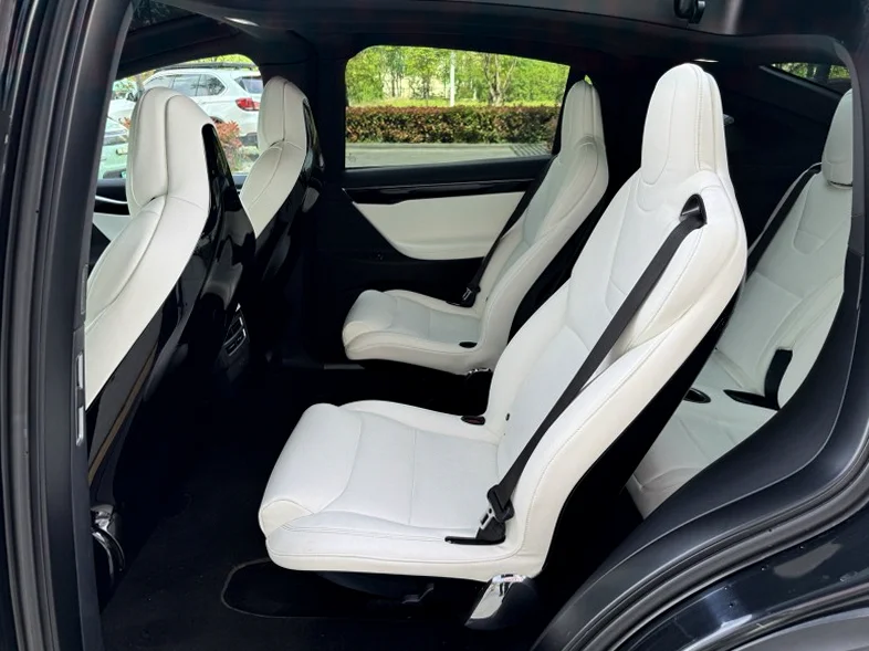 特斯拉MODEL 后面外观三