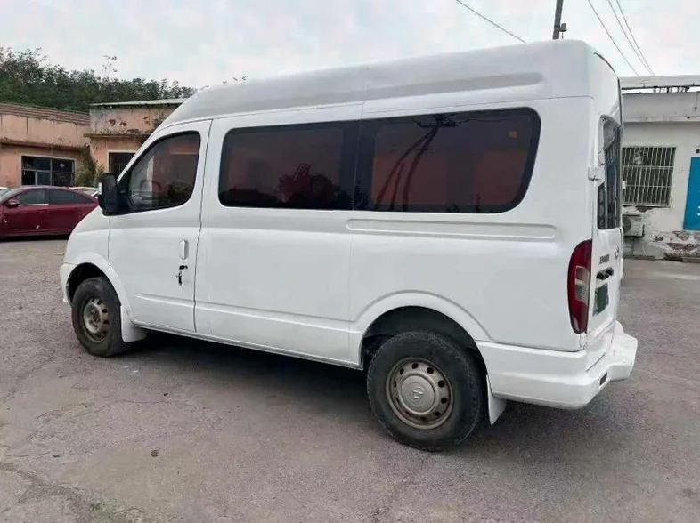 大通V80 内饰后排