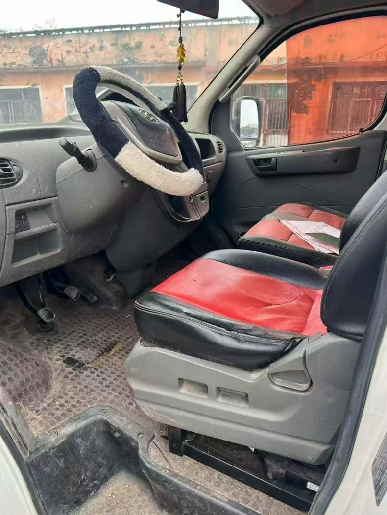 大通V80 后面外观二