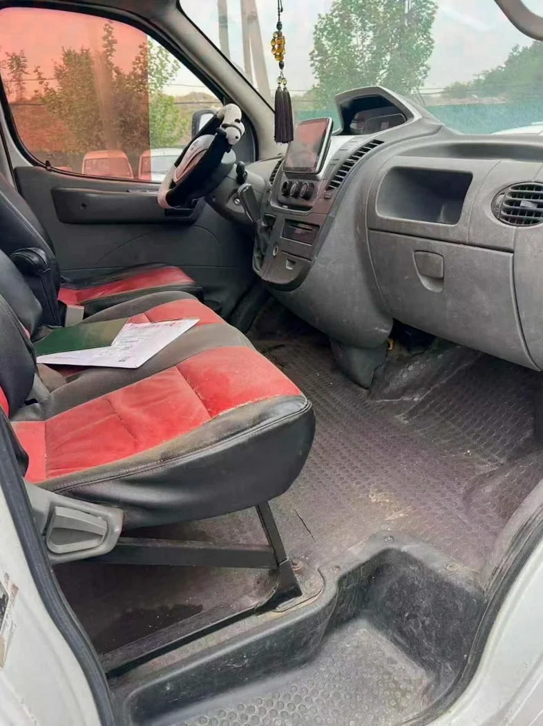 大通V80 后面外观三