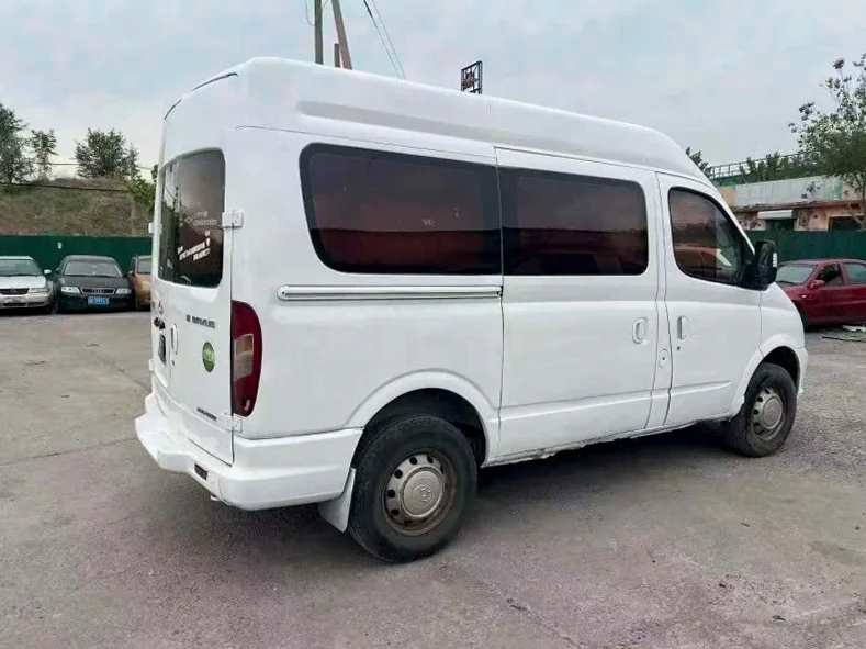 大通V80 内饰前排