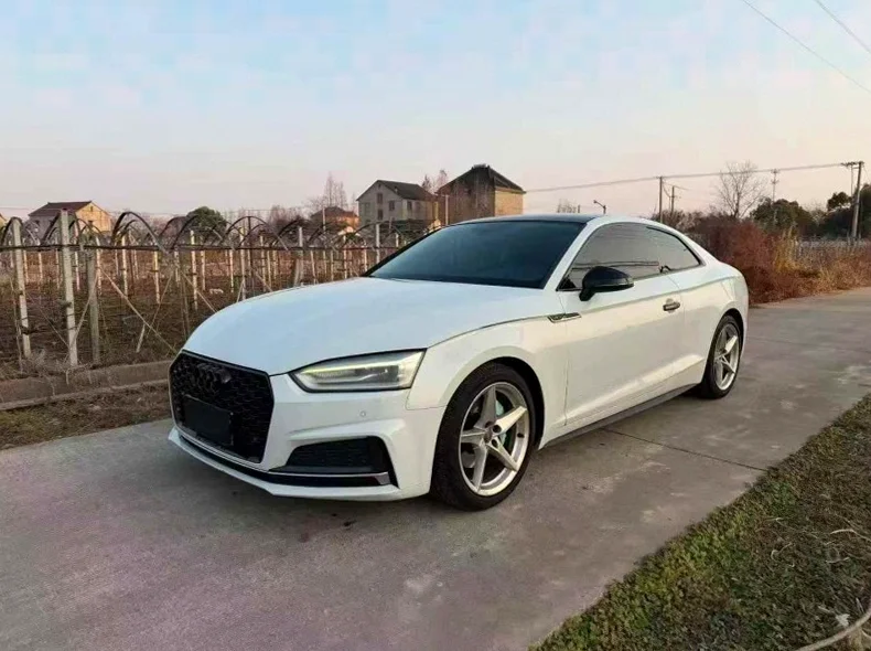 奥迪A5 正面外观二